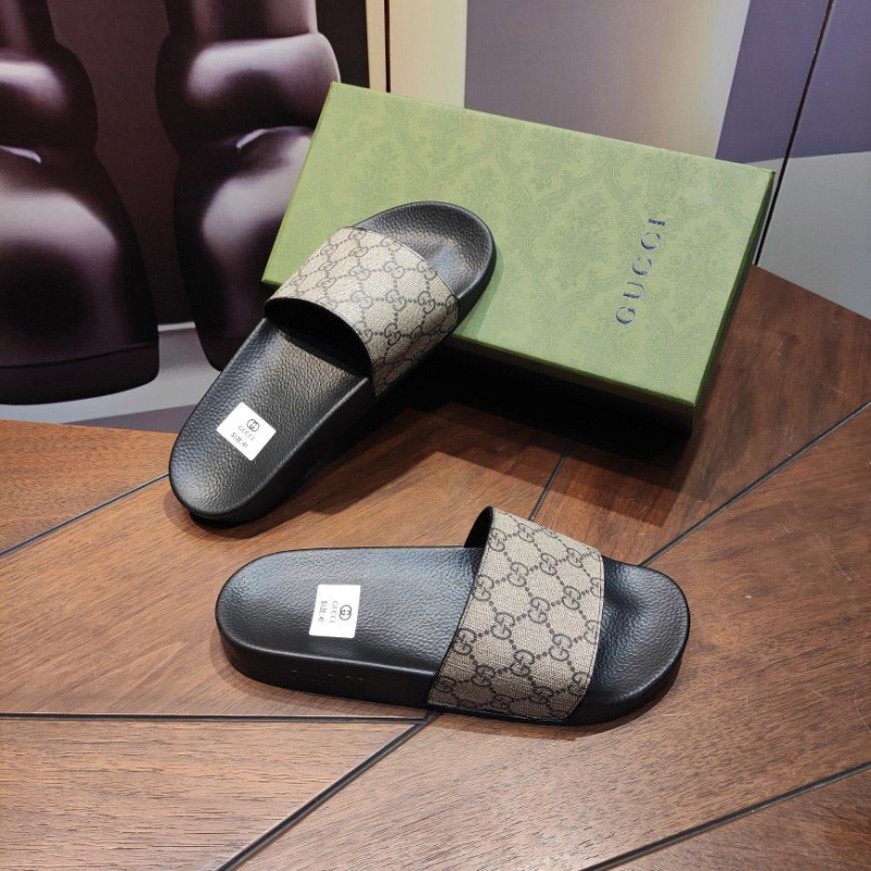 G*u*i slippers